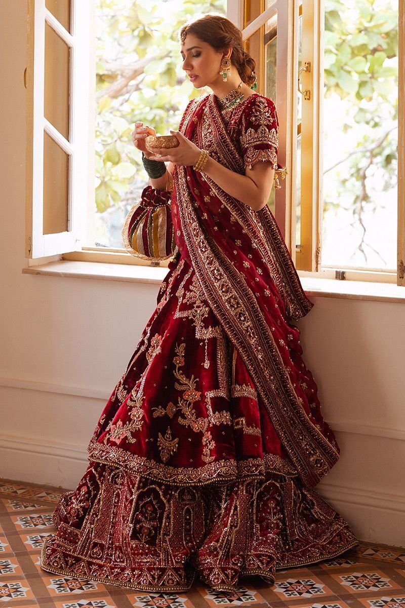 Gulaal Red Bridal Lehenga gulaal-red-bridal-lehenga-front.webp